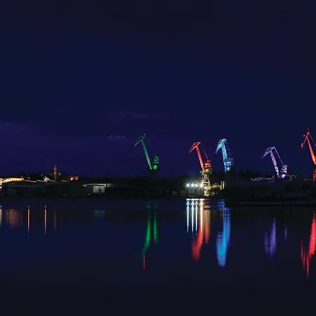 Lovely In With Kitchen *