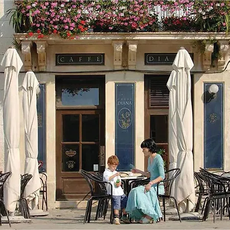 펜션 Lovely In With Kitchen