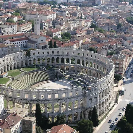 Gorgeous In Prázdninový dům Pula