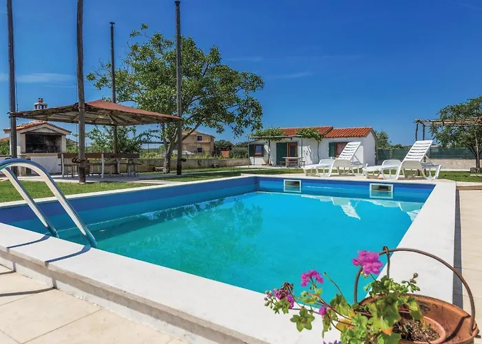 Lovely In With Kitchen Πούλα