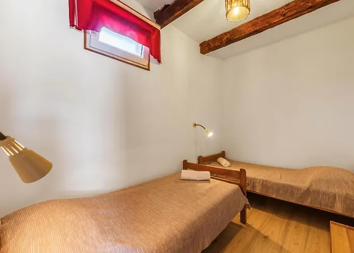 Lovely In With Kitchen * Πούλα