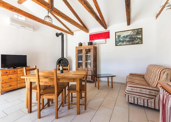 Lovely In With Kitchen Πούλα