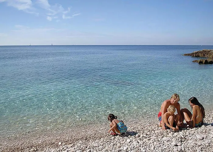 Lovely In With Kitchen 펜션