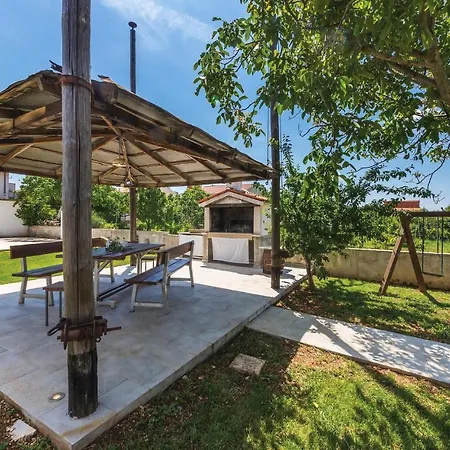 Lovely In With Kitchen Casa vacanze Pola