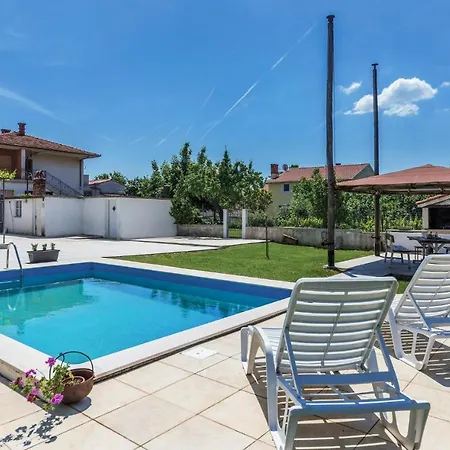 Lovely In With Kitchen Pola