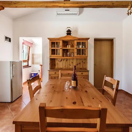 Lovely In With Kitchen Semesterbostad Pula