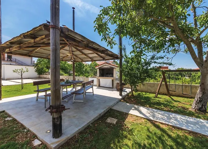 Lovely In With Kitchen Vikendica Pula