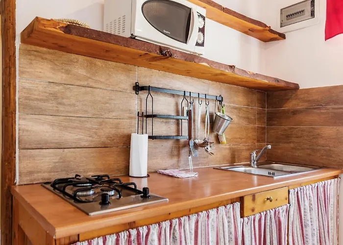 Vikendica Lovely In With Kitchen Pula